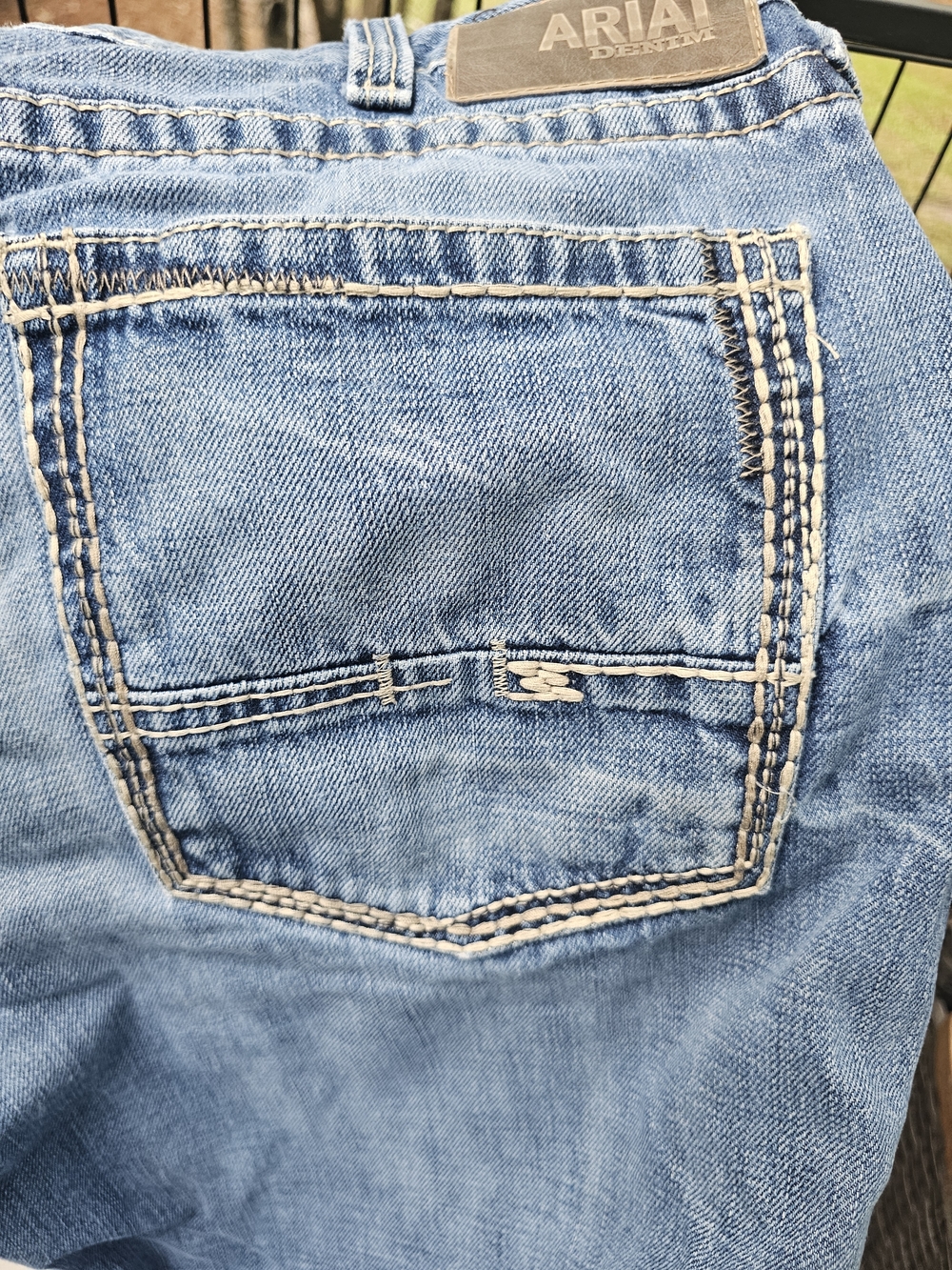 🚨CLEARANCE🚨 Ariat Light Blue Straight Fit Jeans with Tan Stitching - Picture 4 of 11